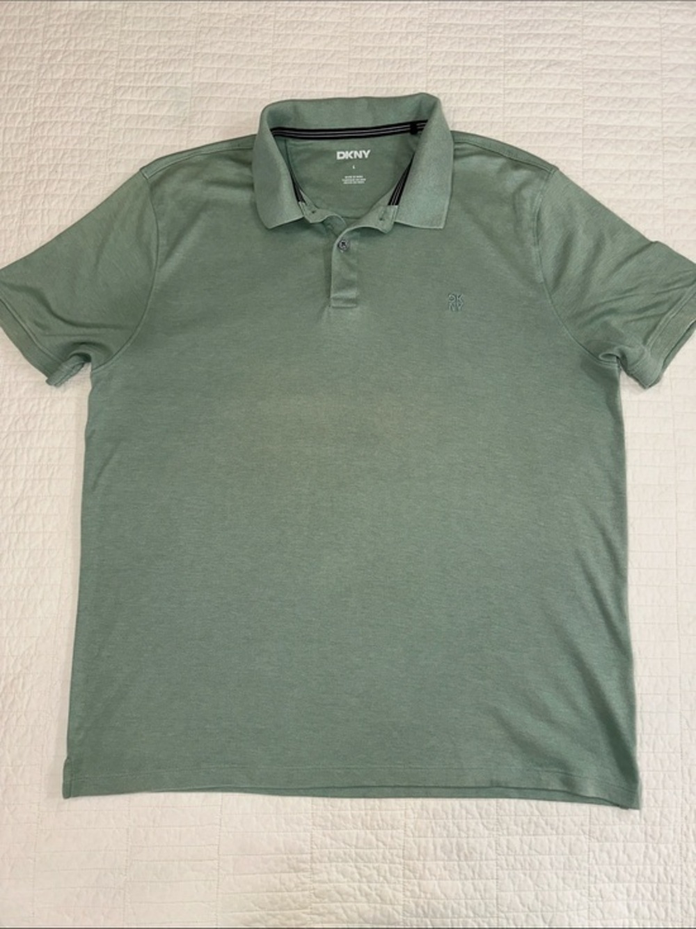 DKNY Men's Large Polo Shirt in Sage Green Excellent Condition Soft Cotton Blend